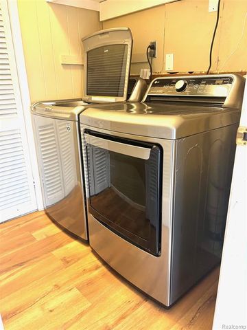 505 S Chocolay Avenue, Clawson, MI 48017