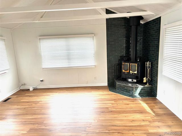 505 S Chocolay Avenue, Clawson, MI 48017