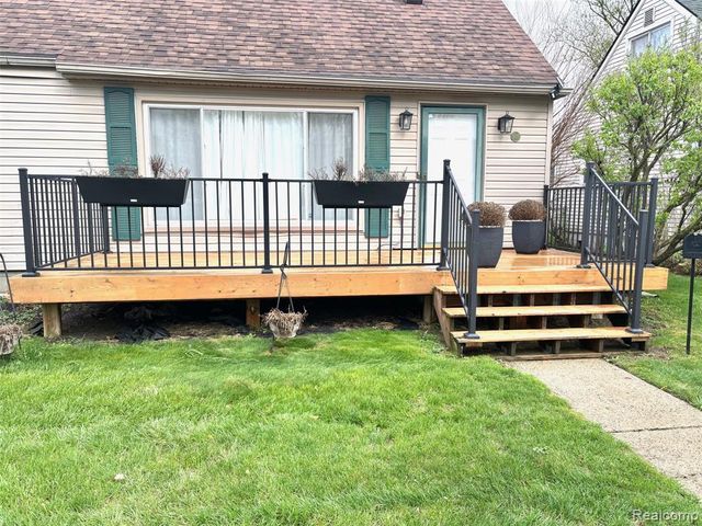 505 S Chocolay Avenue, Clawson, MI 48017