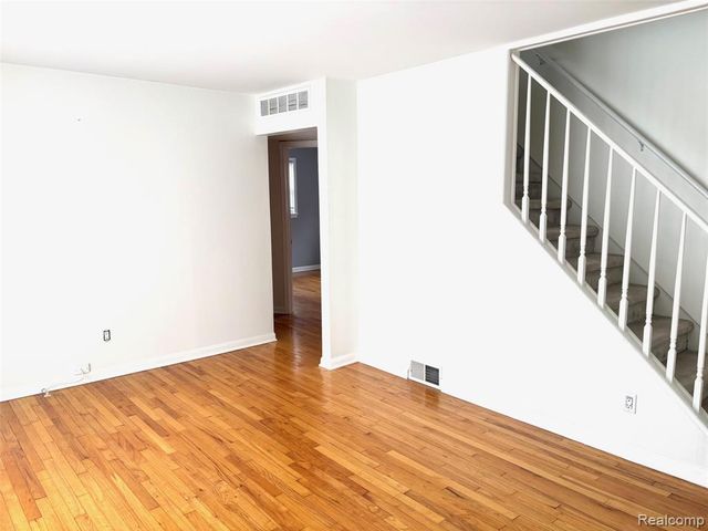 505 S Chocolay Avenue, Clawson, MI 48017