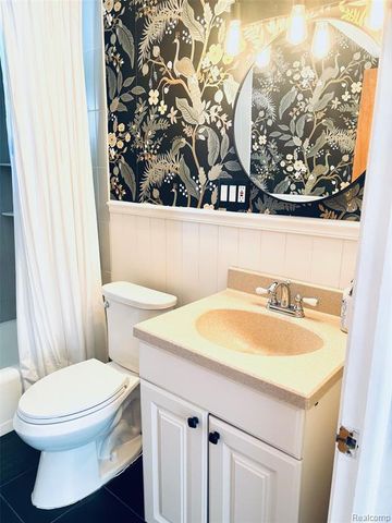 505 S Chocolay Avenue, Clawson, MI 48017