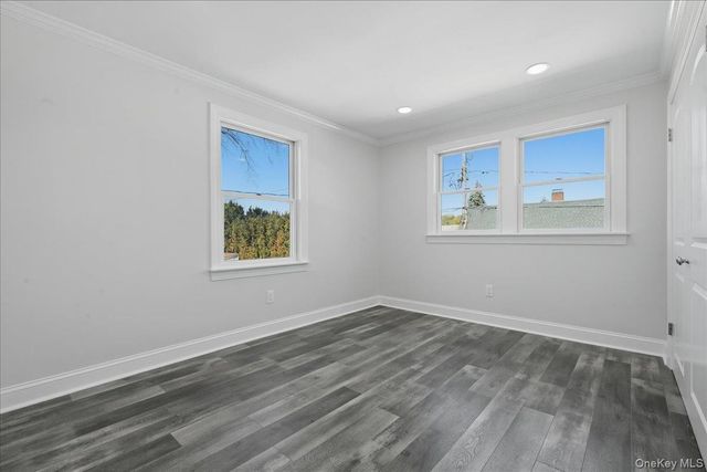 38 Bobolink Lane, Levittown, NY 11756