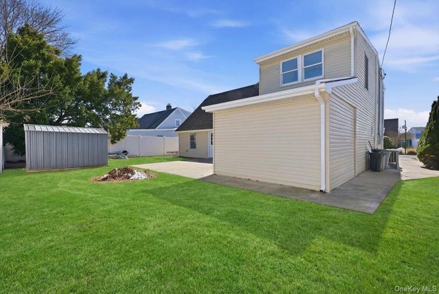 38 Bobolink Lane, Levittown, NY 11756