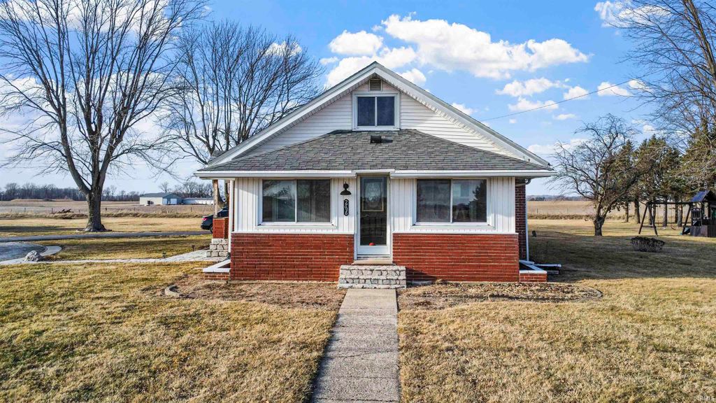 2696 E Michigantown Road, Frankfort, IN 46041