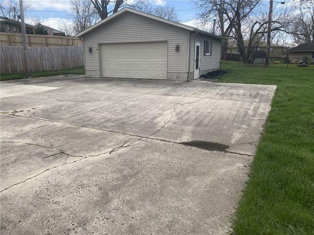 192 Golfwood Drive, West Carrollton, OH 45449