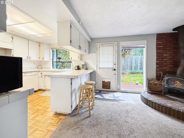 1330 CRISSEY Cir, Brookings, OR 97415