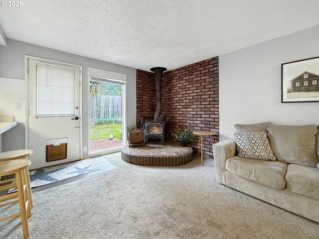 1330 CRISSEY Cir, Brookings, OR 97415