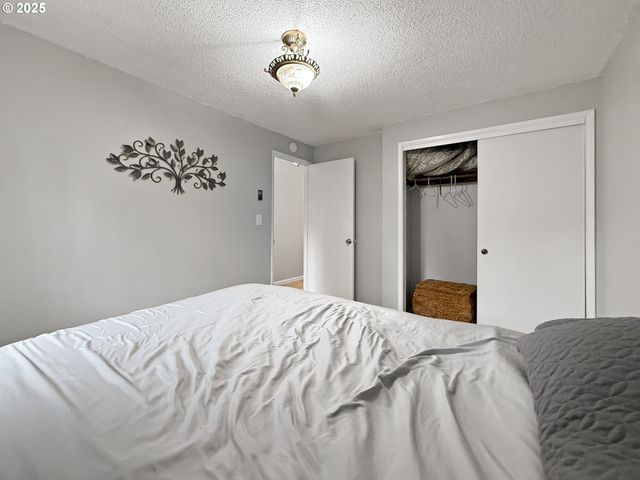 1330 CRISSEY Cir, Brookings, OR 97415