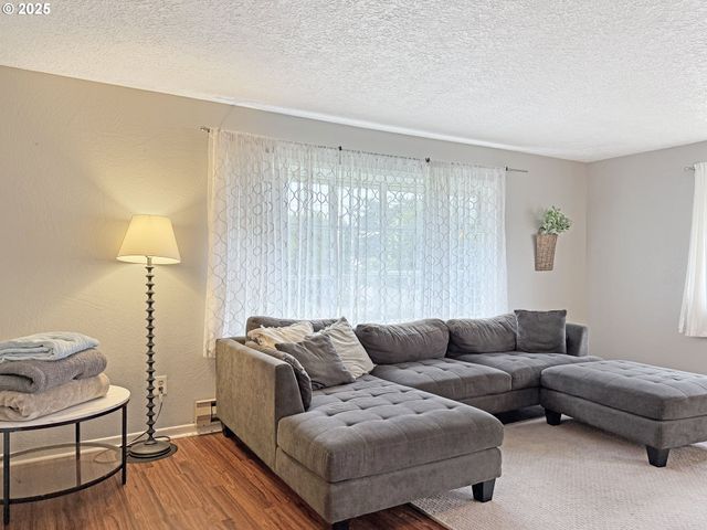 1330 CRISSEY Cir, Brookings, OR 97415