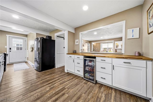 6712 Huron Avenue, Madison, OH 44057