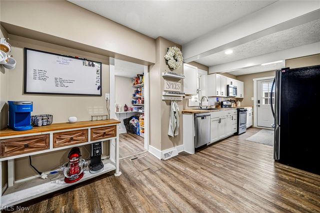 6712 Huron Avenue, Madison, OH 44057