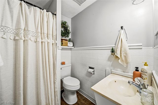 6712 Huron Avenue, Madison, OH 44057
