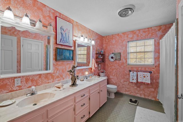 3801 Dunkeld Dr., North Little Rock, AR 72116