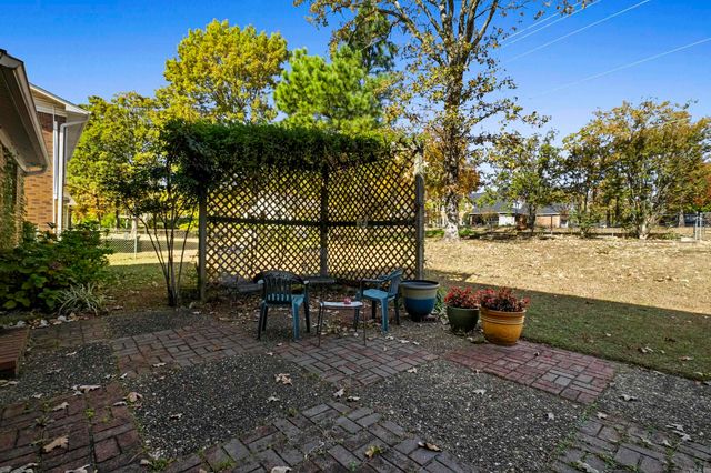 3801 Dunkeld Dr., North Little Rock, AR 72116