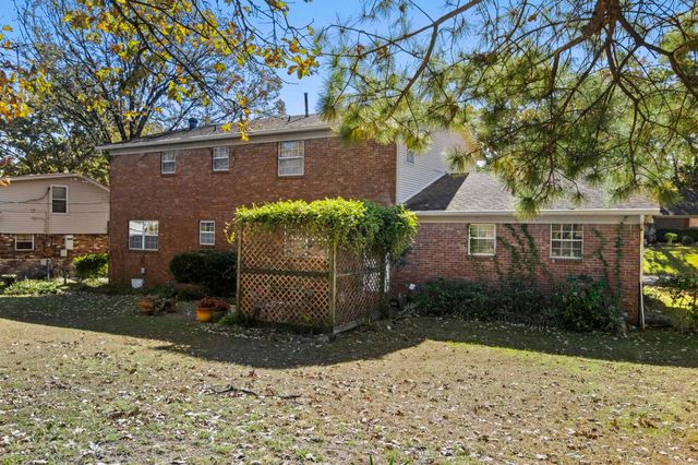 3801 Dunkeld Dr., North Little Rock, AR 72116