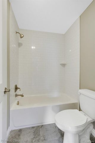 0000 Stoney Point 5, South Lyon, MI 48178