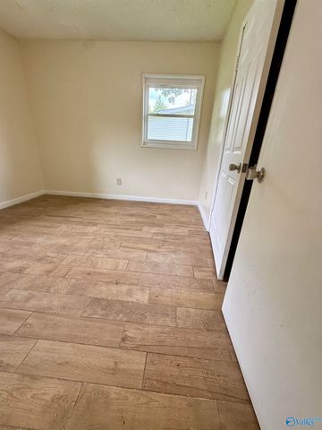 2206 Evans Avenue NW, Huntsville, AL 35810