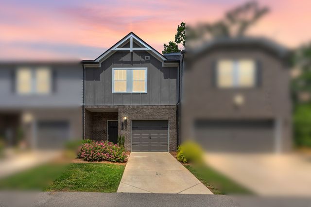 1021 McKee Ct, Columbia, TN 38401