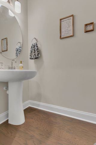 1021 McKee Ct, Columbia, TN 38401