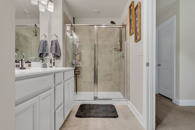 1021 McKee Ct, Columbia, TN 38401