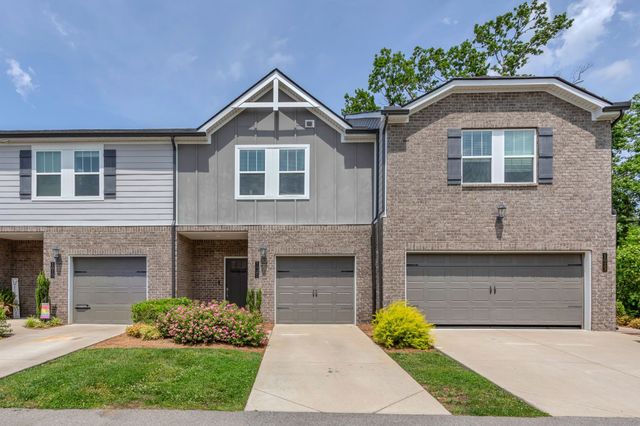 1021 McKee Ct, Columbia, TN 38401