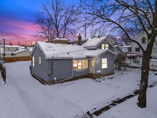 541 Charles Street, Aurora, IL 60506