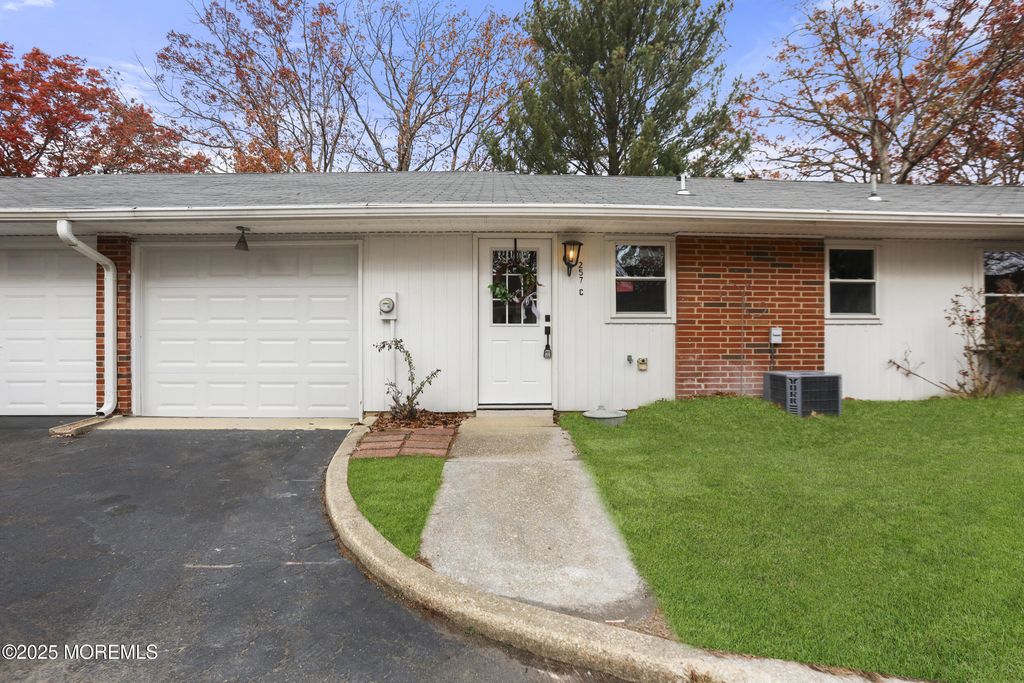 257 Jefferson Court C, Lakewood, NJ 08701