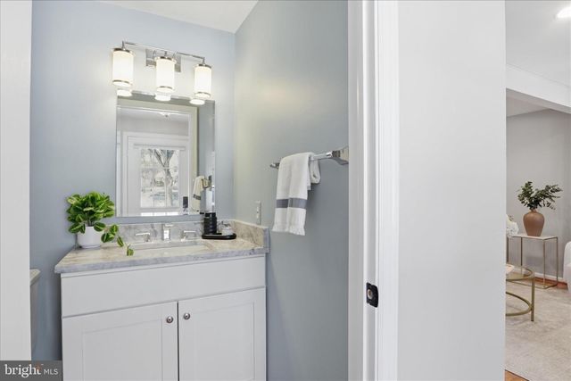 1563 TWISTED OAK DR, Reston, VA 20194