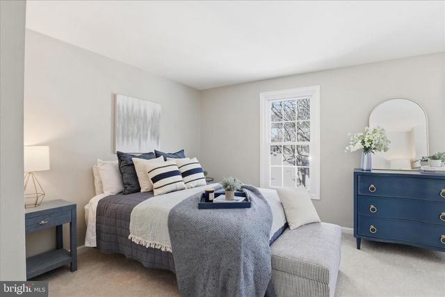 1563 TWISTED OAK DR, Reston, VA 20194