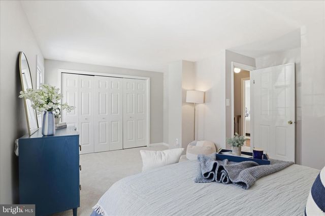 1563 TWISTED OAK DR, Reston, VA 20194