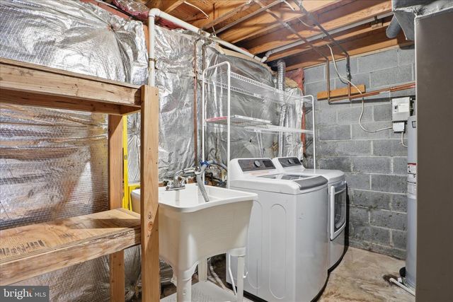 1563 TWISTED OAK DR, Reston, VA 20194