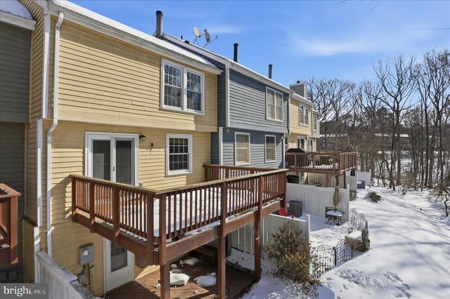 1563 TWISTED OAK DR, Reston, VA 20194