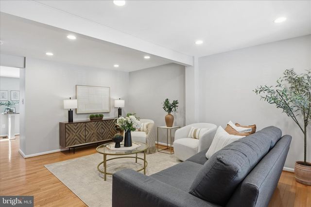 1563 TWISTED OAK DR, Reston, VA 20194