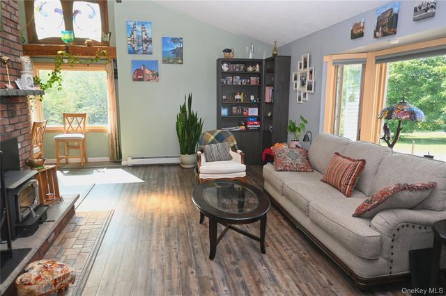 65 Bailey Road, New Hampton, NY 10958