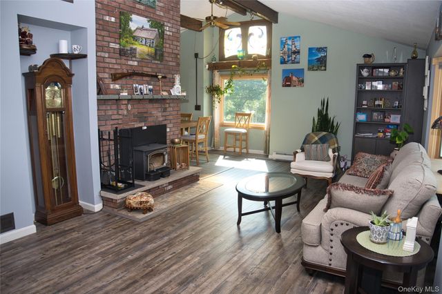 65 Bailey Road, New Hampton, NY 10958