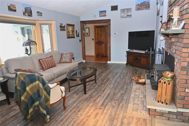 65 Bailey Road, New Hampton, NY 10958