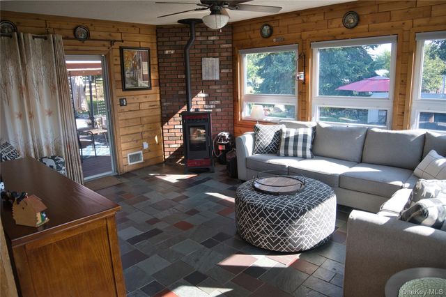 65 Bailey Road, New Hampton, NY 10958