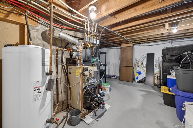 65 Bailey Road, New Hampton, NY 10958