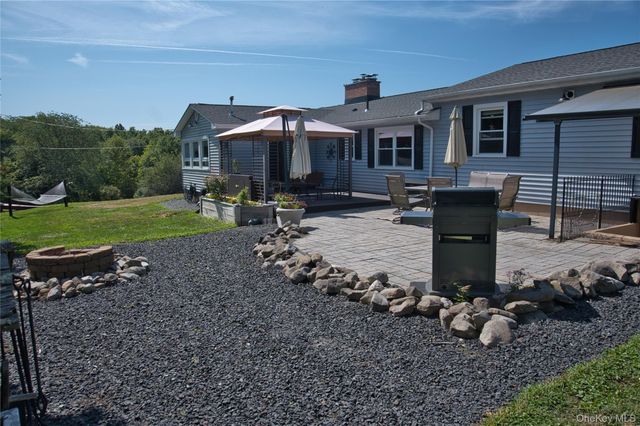 65 Bailey Road, New Hampton, NY 10958