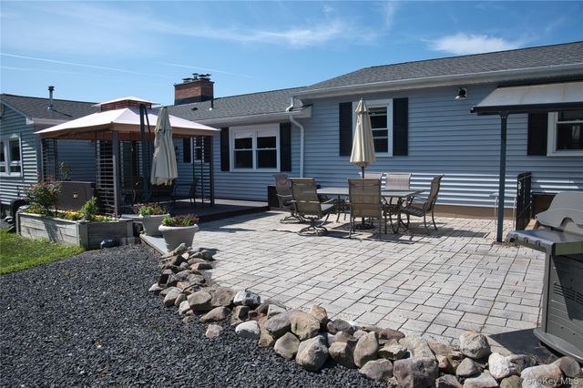 65 Bailey Road, New Hampton, NY 10958