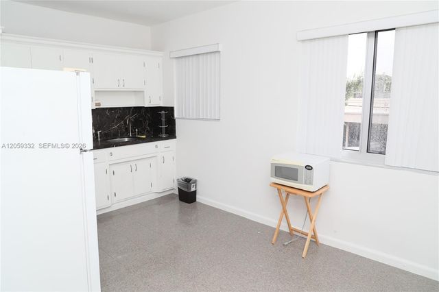 215 Antilla Avenue 4, Coral Gables, FL 33134
