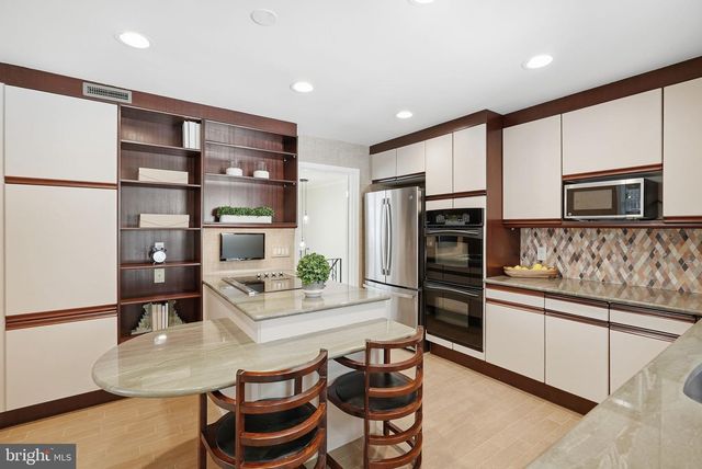 7511 SHADYWOOD RD, Bethesda, MD 20817