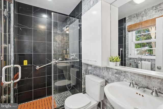 7511 SHADYWOOD RD, Bethesda, MD 20817