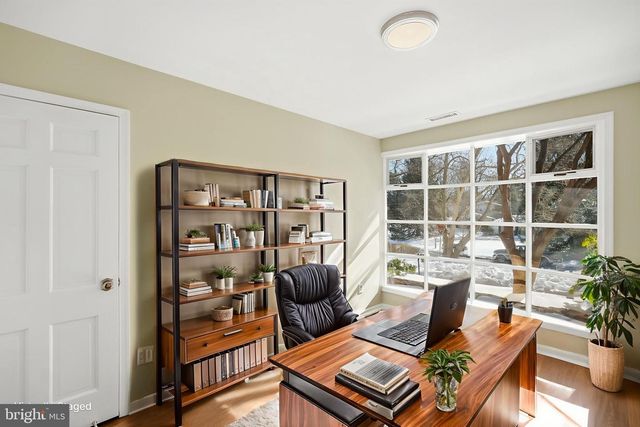 7511 SHADYWOOD RD, Bethesda, MD 20817