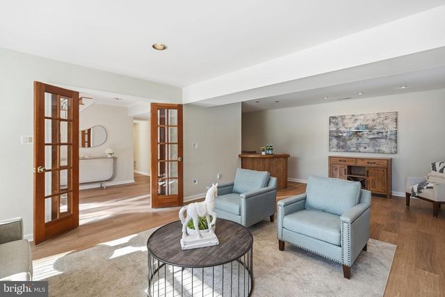 7511 SHADYWOOD RD, Bethesda, MD 20817