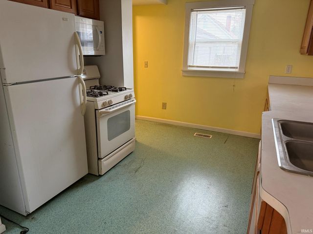 1111 S 27Th Street, South Bend, IN 46615