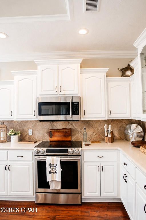 Image 17 of property listing at 124 Hombre Circle, Panama City Beach, FL 32407