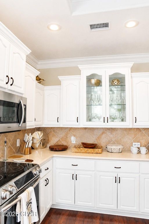 Image 18 of property listing at 124 Hombre Circle, Panama City Beach, FL 32407