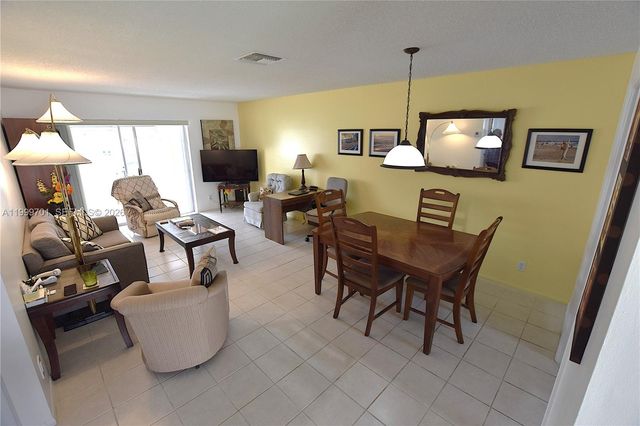 2688 Dudley Drive J, West Palm Beach, FL 33415