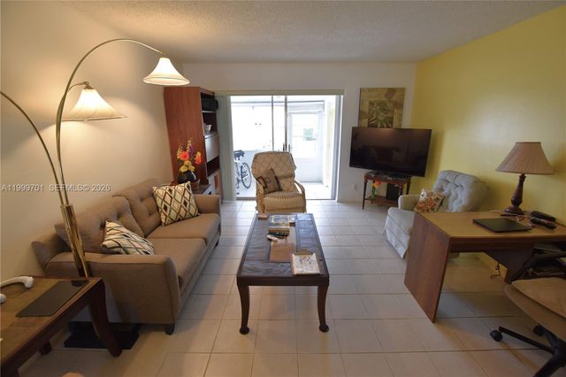 2688 Dudley Drive J, West Palm Beach, FL 33415